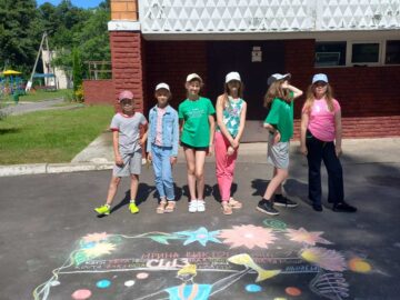 Друзья живут здесь